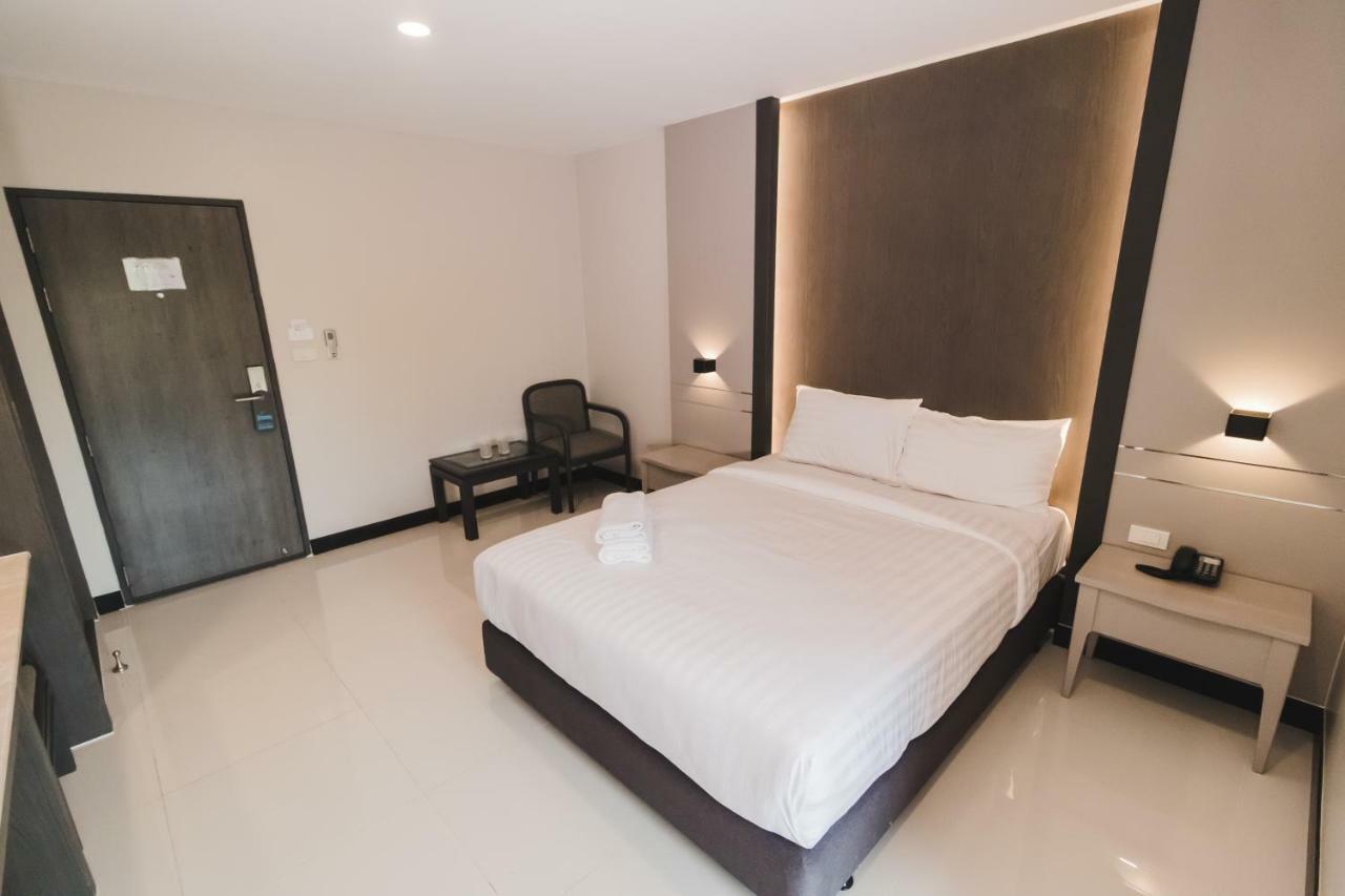 So Good Hotel Bangkok Exterior photo